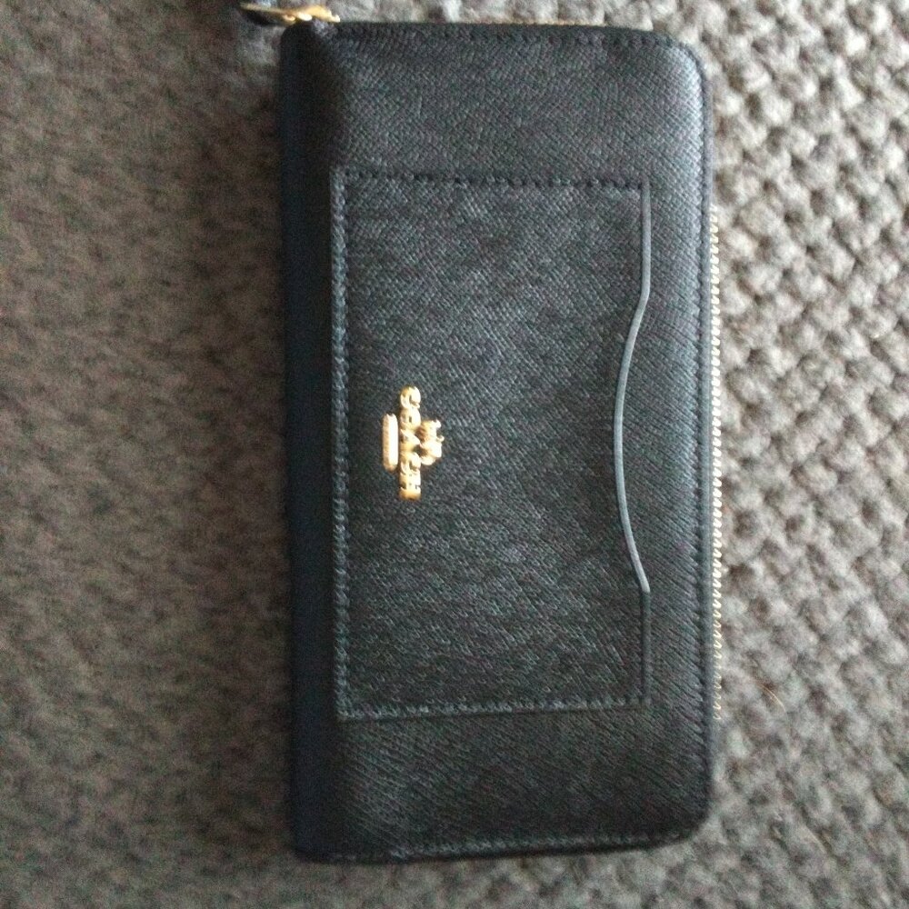 Coach F54007 black w/gold zipper wallet.